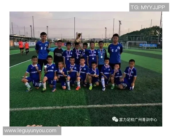 深圳足球队技术实力强劲荣登全国足球技术排行榜第五名 深圳足球队技术实力强劲荣登全国足球技术排行榜第五名