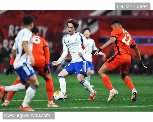 足球明星踢瓶子挑战赛引发热潮谁是背后的创意发起者 足球明星踢瓶子挑战赛引发热潮谁是背后的创意发起者